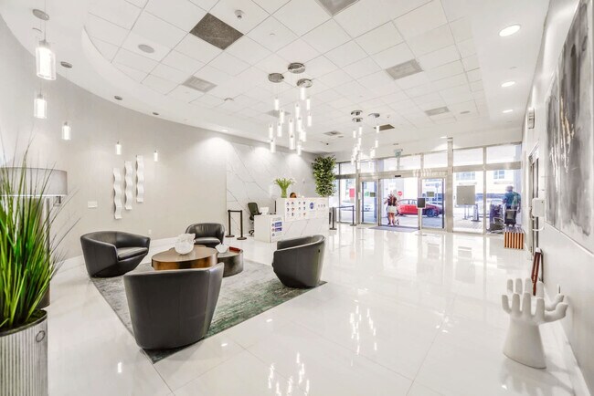 Building Photo - 1 SE 12th St