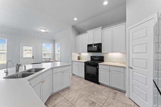 Building Photo - 40560 Goldeneye Pl
