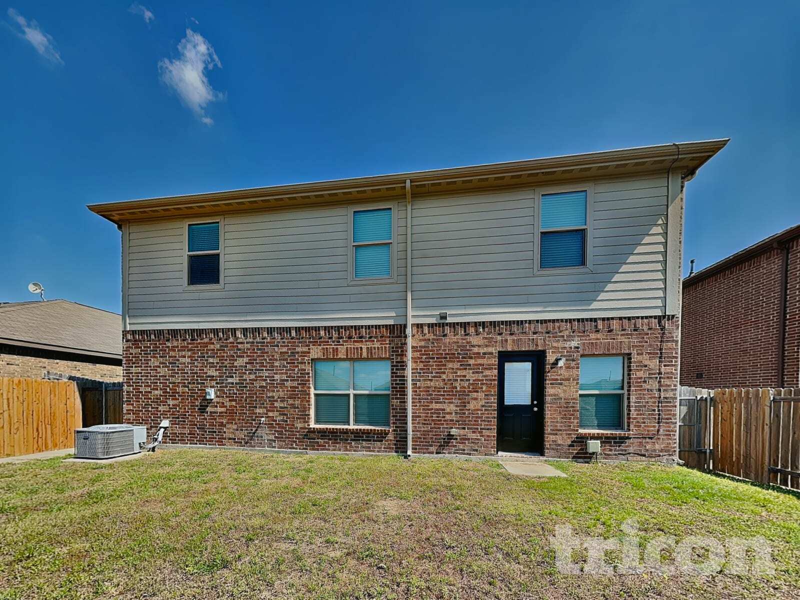 Building Photo - 808 Clark Dr