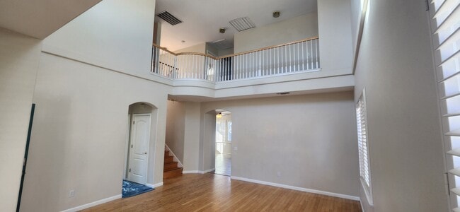 Building Photo - 267 W Springer Dr