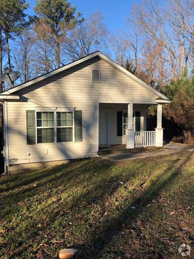 Building Photo - 3 Bedroom 2 Bath in Grove Park Neighborhood