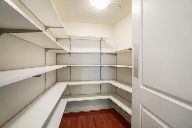 Building Photo - 1 Roebling Wy