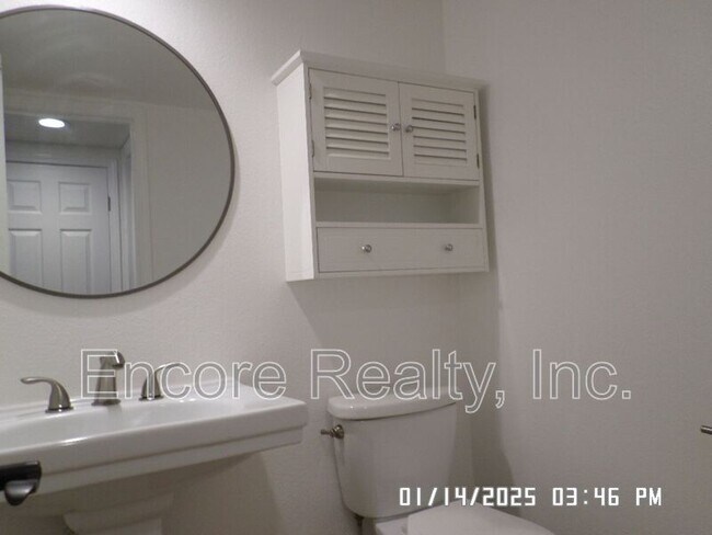 Building Photo - 2149 Bluewater Ln