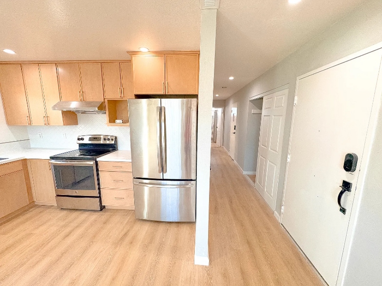 Building Photo - 12 Linden Ave