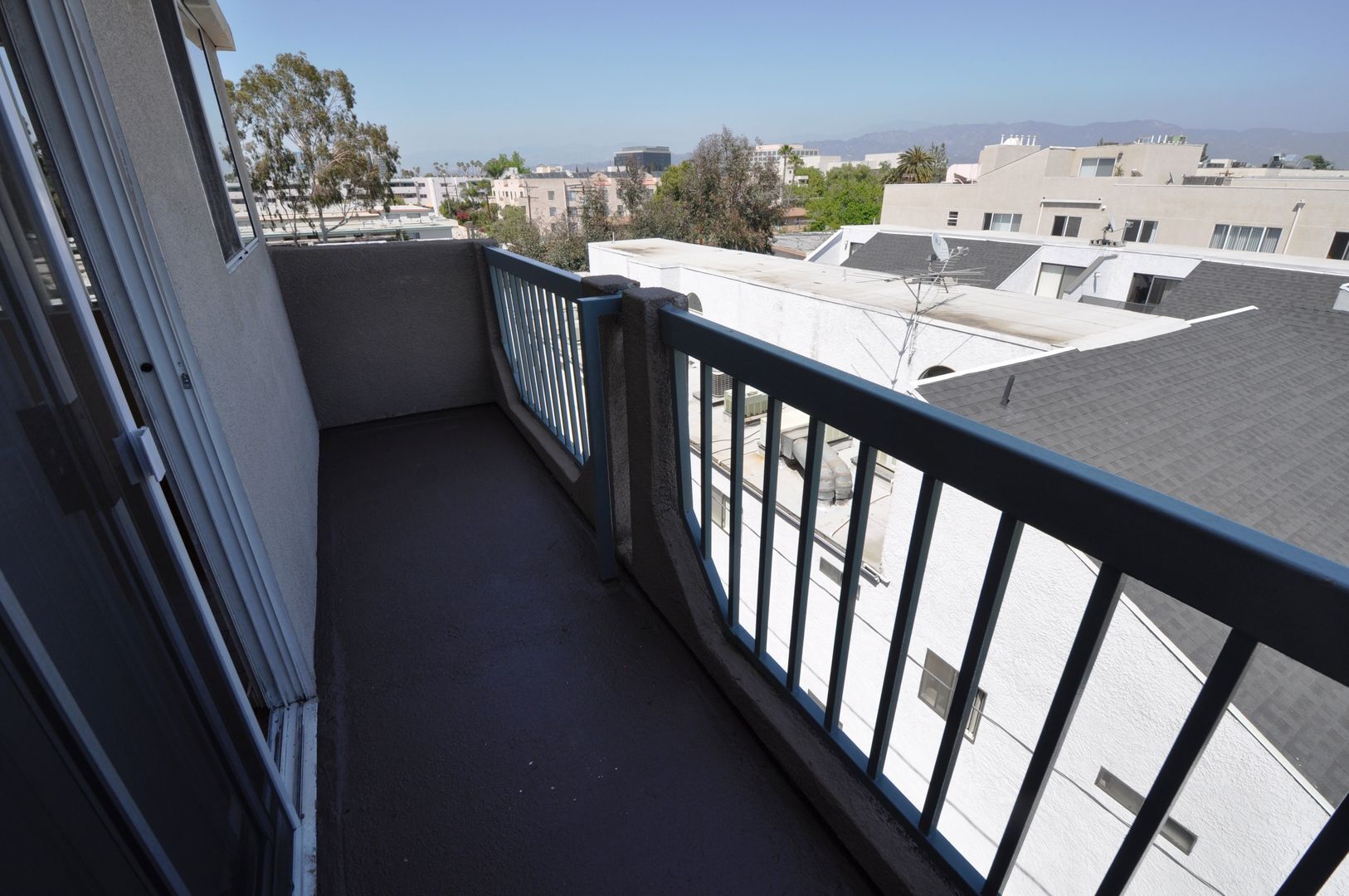 Building Photo - 5002 Tujunga Ave