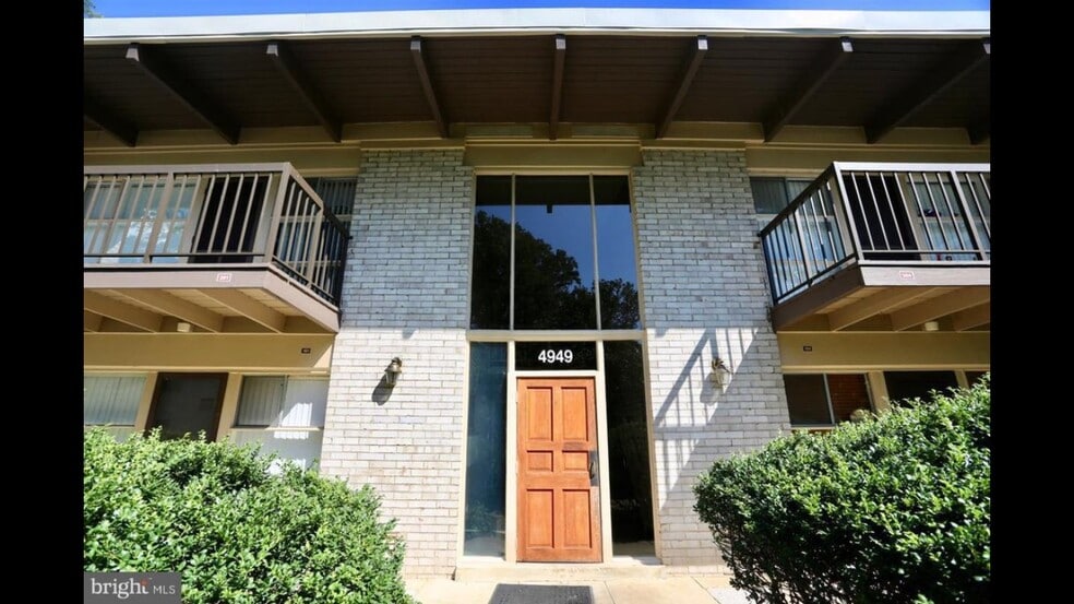 Building entrance - 4949 Americana Dr