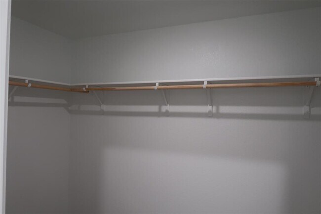 Building Photo - 716 Commander Abbott Dr