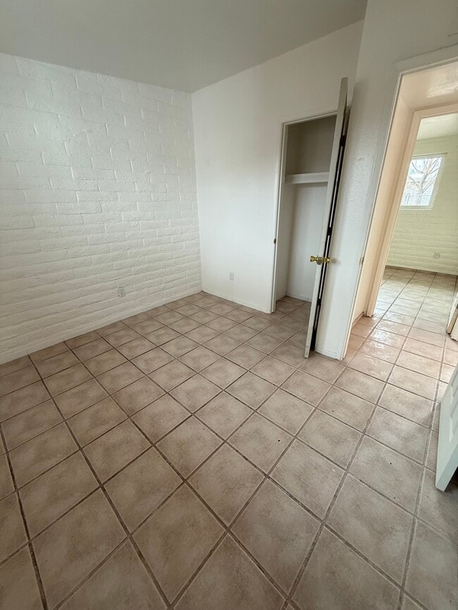 Building Photo - Townhome For rent