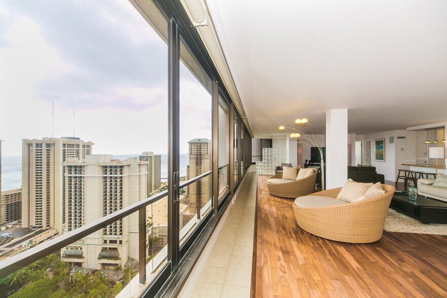 Take in the city & ocean views - 1910 Ala Moana Blvd