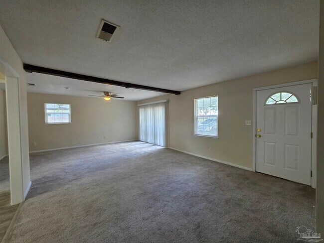 Building Photo - 4925 La Ceiba Dr