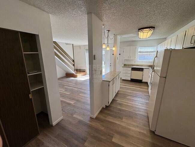 Building Photo - 1706 E 17th St