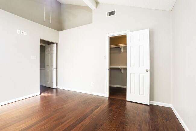 Building Photo - 4624 Goldrock Dr