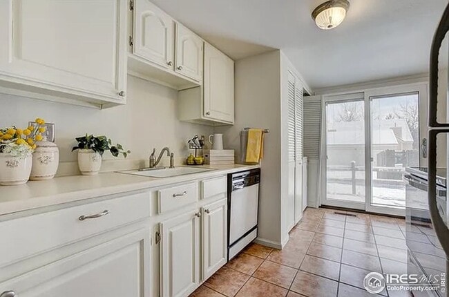 Building Photo - Cozy 2 Bedroom Townhome in West Fort Collins