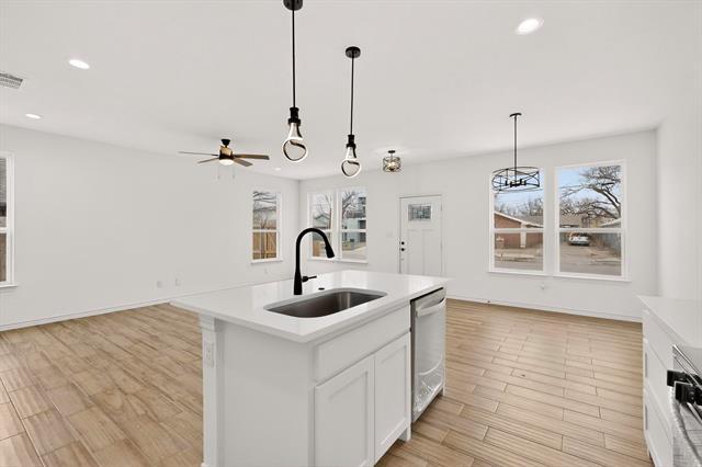 Building Photo - 1610 Life Ave