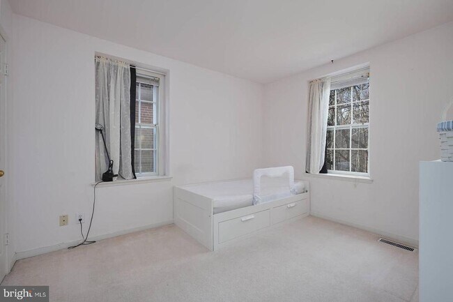 Building Photo - 3630 39th St NW