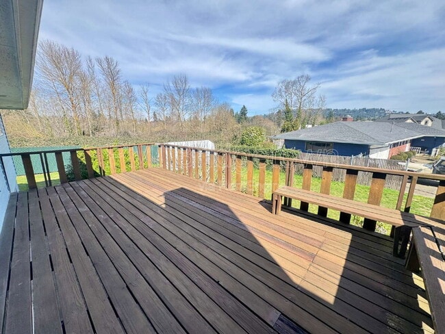 Building Photo - 6999 SE Norbert Dr