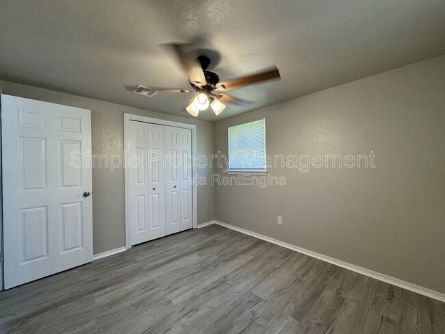 Building Photo - 2403 Muzzy St