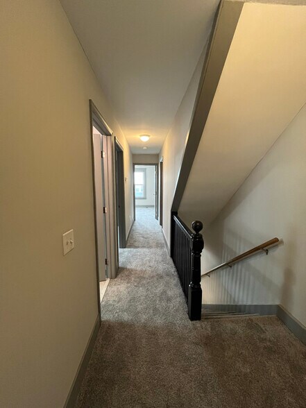 Building Photo - 284 W Maple St