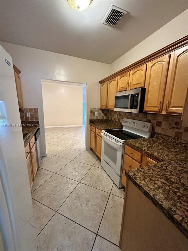Building Photo - Northwest 7th Court, Fort Lauderdale, FL 33311 - 4 BR 2 BA single-family home