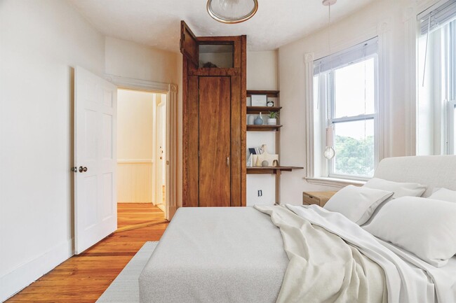 Building Photo - Well appointed 4 bed 2 bath in Brighton