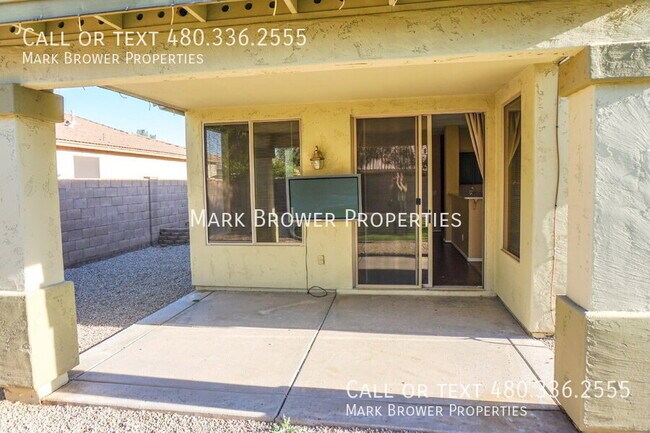 Building Photo - 1362 W Roadrunner Dr