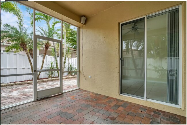 Screened Patio - 8404 Staniel Cay