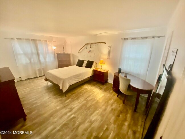 Building Photo - 364 Westwood Ave