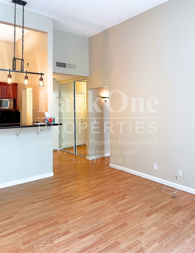 Primary Photo - 1BR Condo in The Keys – Resort-Style Livin...