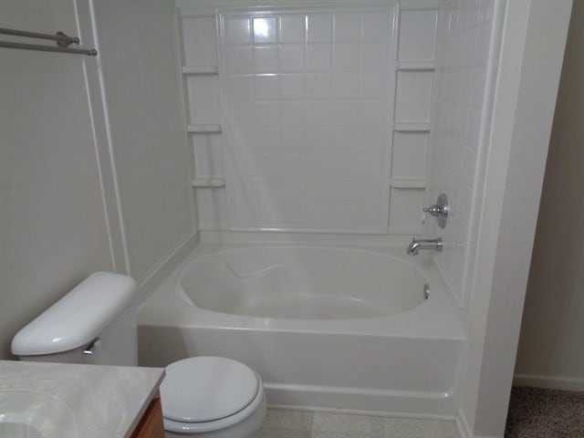 Building Photo - 647 Hickory Pine Dr