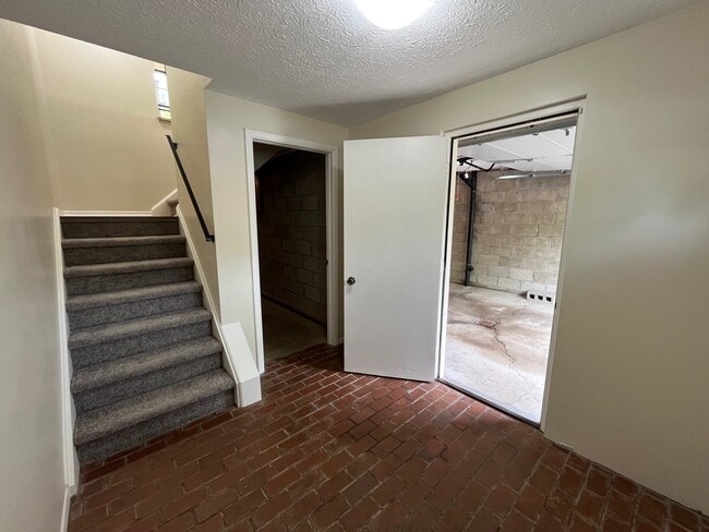 Building Photo - 7426 Lighthouse Point