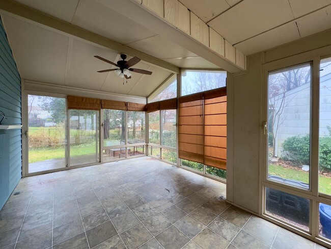 Building Photo - Charming Split-Level Interior 3 Bedroom/2 Bathroom Detached Home in Lutherville Timonium, MD!