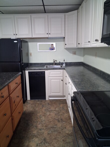 Building Photo - 33 Kinsley St