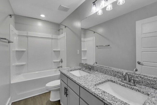 Building Photo - Charming 3-Bed, 2.5-Bath Townhouse Gem in ...
