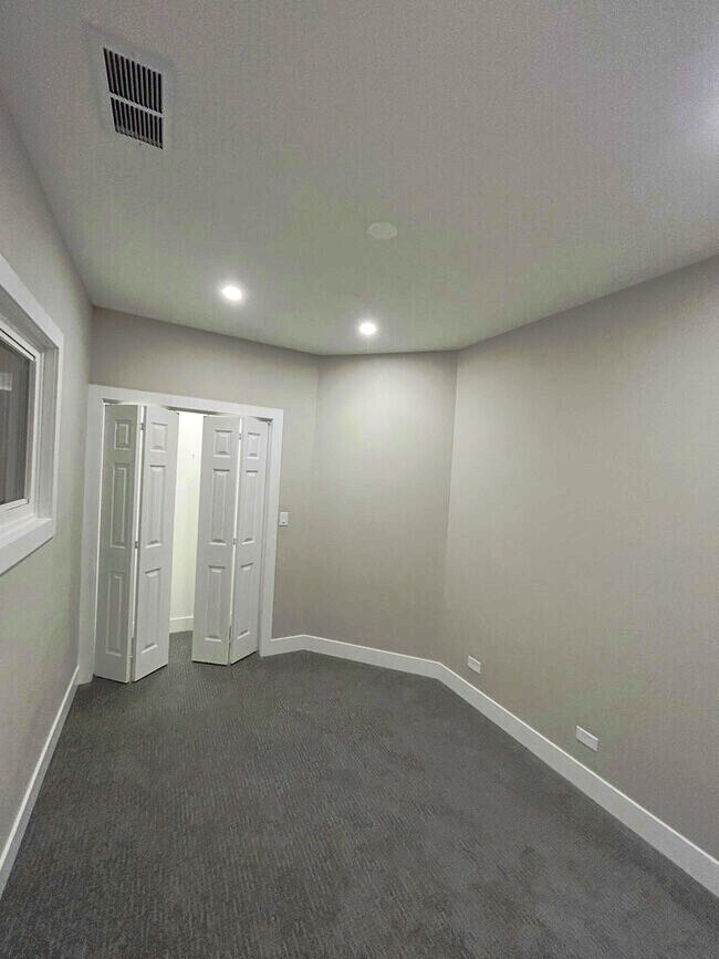 Building Photo - 1506 N Bosworth Ave