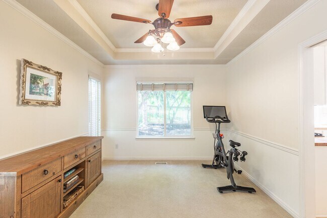 Building Photo - 3 Bed 2.5 Bath In The Heart Of Eagle