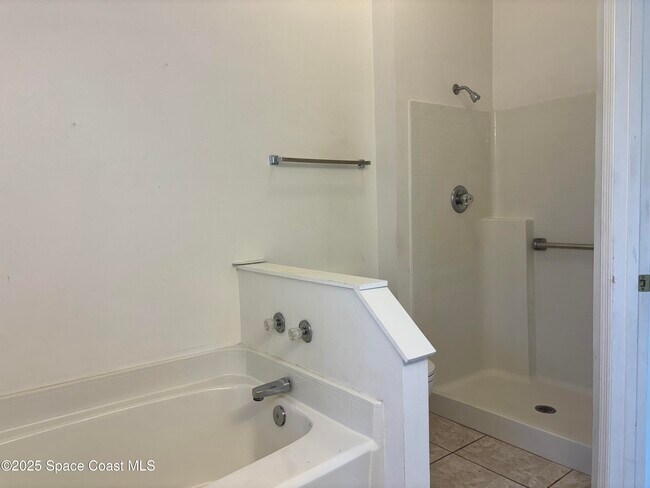 Building Photo - 117 Hillock Ave NW