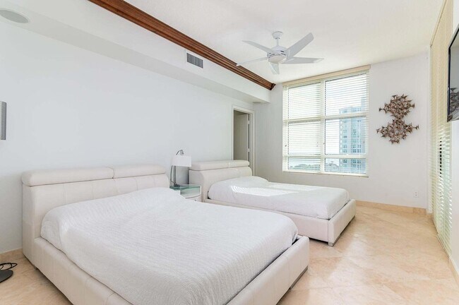 Building Photo - 3720 S Ocean Blvd