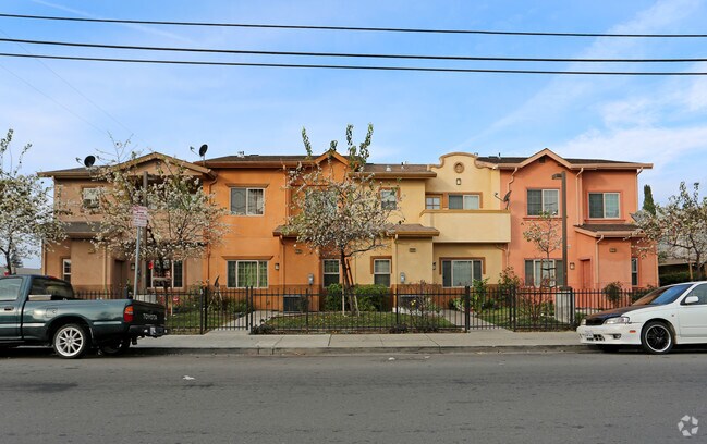 Building Photo - Windemere Apartments