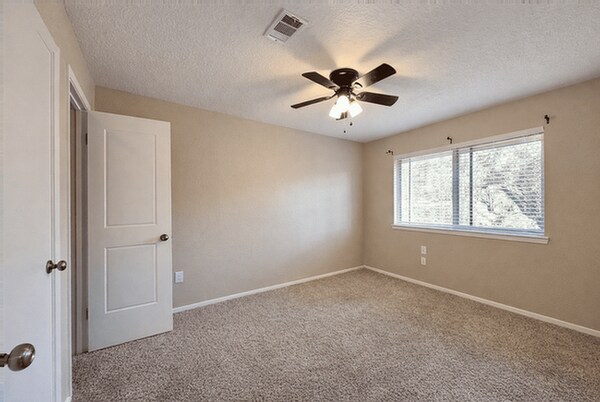 Building Photo - 25538 Sugar Valley Ln