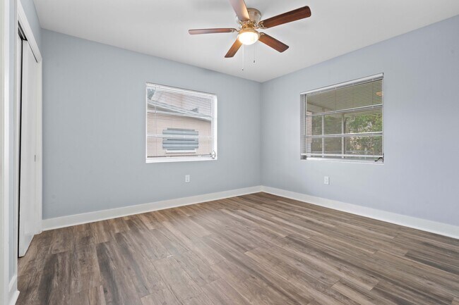 Building Photo - 2192 Belmar Dr