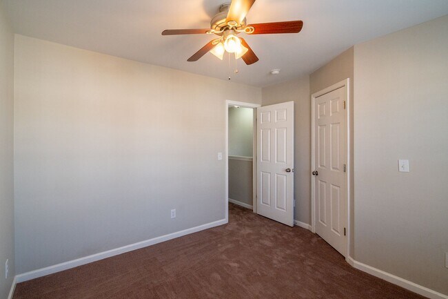 Building Photo - A Cozy 2bedroom Town home in Fort Mill