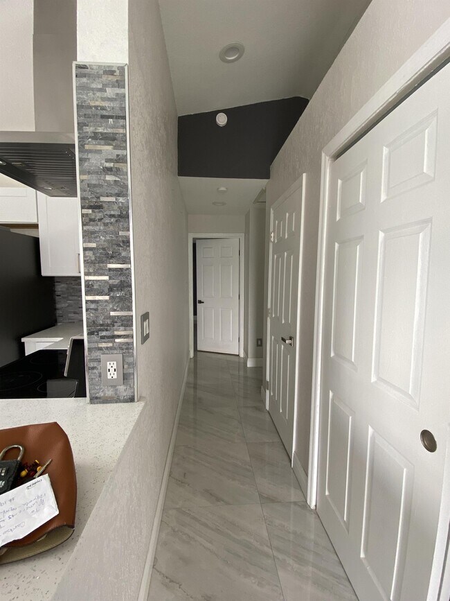 Building Photo - 2361 Harbor Town Dr