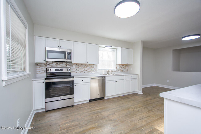 Building Photo - 6156 Cherry Hill Ct