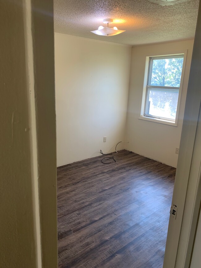 Building Photo - 109 White Oak St