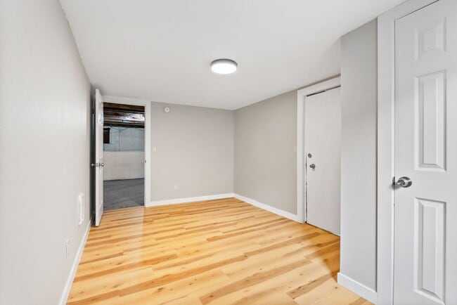 Building Photo - 3 BR Home near Springwater Trail and Powel...