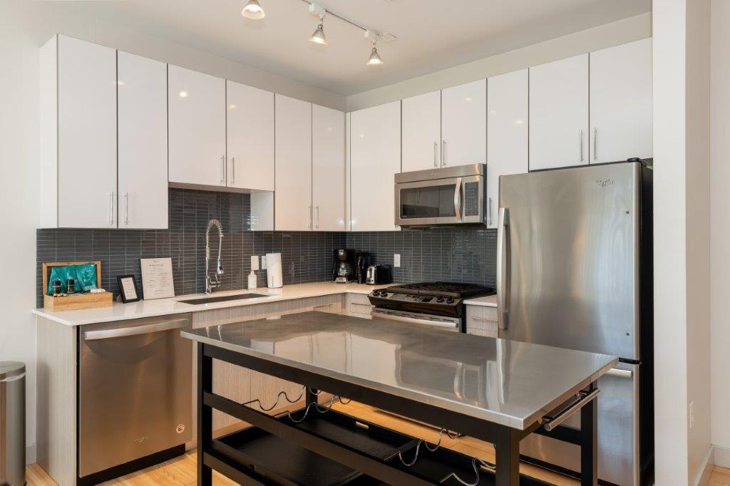 Building Photo - 320 D St