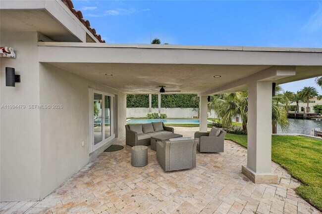 Building Photo - 12478 N Bayshore Dr