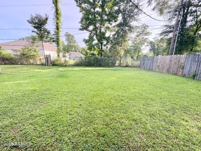 Building Photo - 1149 Willow Creek Dr