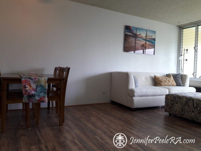 Building Photo - Covered Parking Stall, Large Private Lanai...