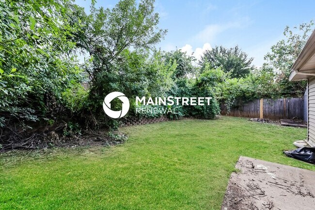 Building Photo - 4 Bedroom Pet-Friendly Home in Arlington, TX with Main Street Renewal